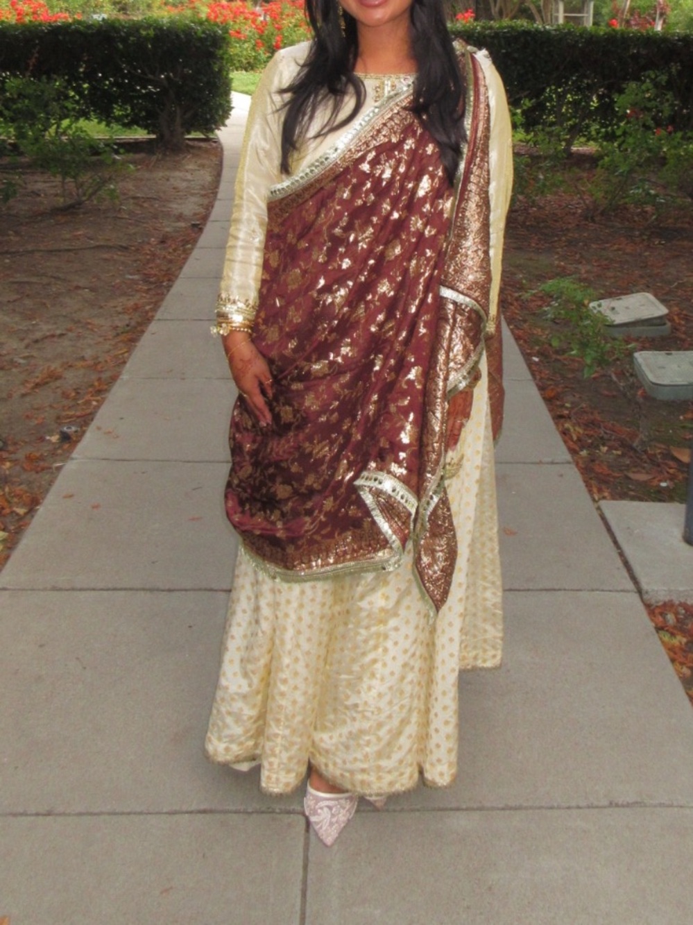Nawazish gold and maroon gharara set— Indian clothing